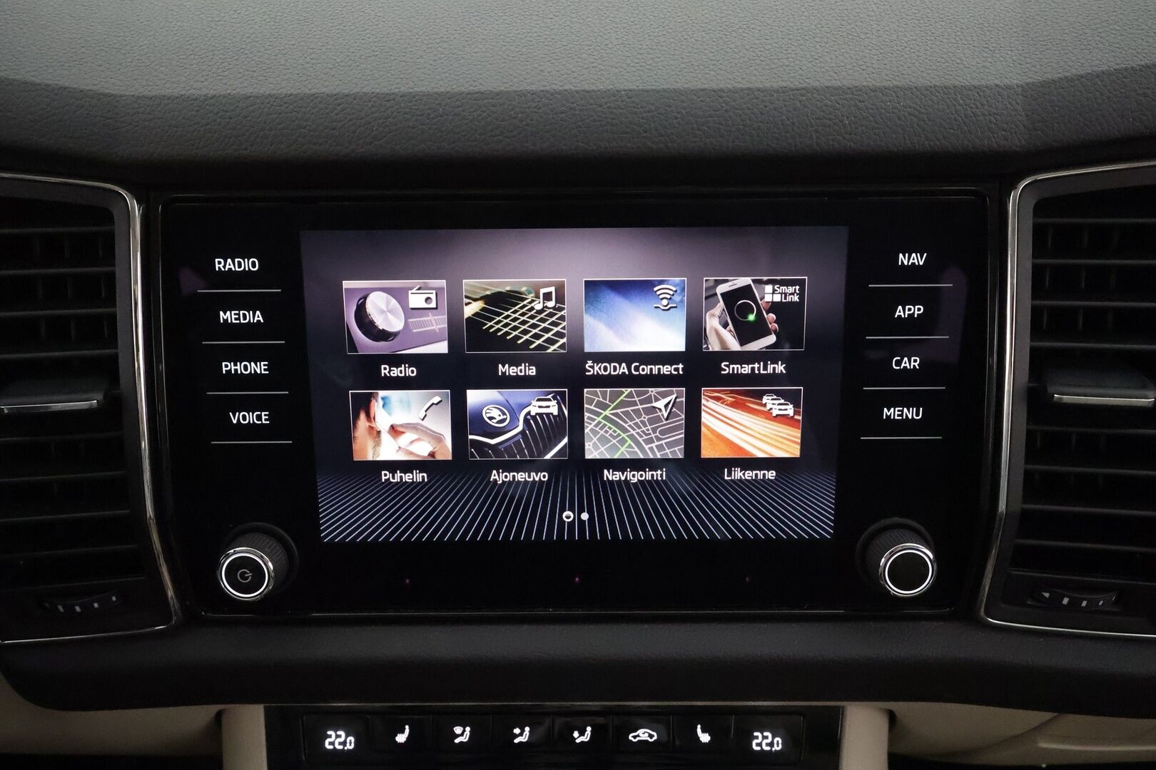 Skoda Kodiaq 2018 1,4 TSI 4x4 Style DSG * Panorama / Webasto / Koukku / ACC / LED / 360 / Canton / Muistipenkit * - Suomi-auto / Kahdet renkaat aluvanteilla