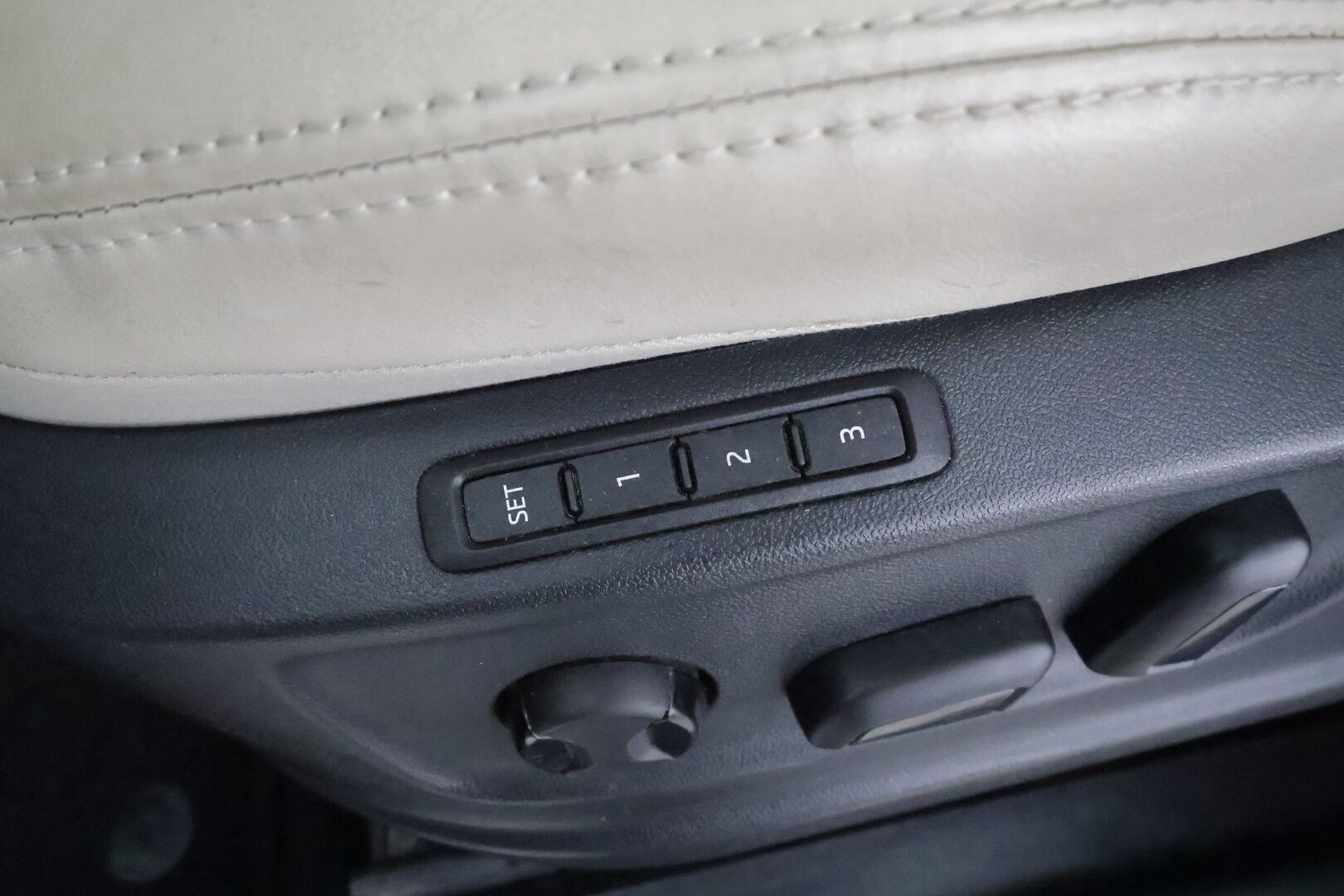 Skoda Kodiaq 2018 1,4 TSI 4x4 Style DSG * Panorama / Webasto / Koukku / ACC / LED / 360 / Canton / Muistipenkit * - Suomi-auto / Kahdet renkaat aluvanteilla