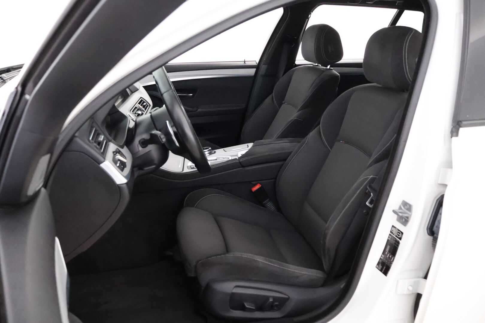 BMW 520 2014 MYYDÄÄN HUUTOKAUPAT.COM *M-sport / Webasto / Harman&kardon / Prof.Navi / Tutkat!* - MYYDÄÄN HUUTOKAUPAT.COM *M-sport / Webasto / Harman&kardon / Prof.Navi / Tutkat!*