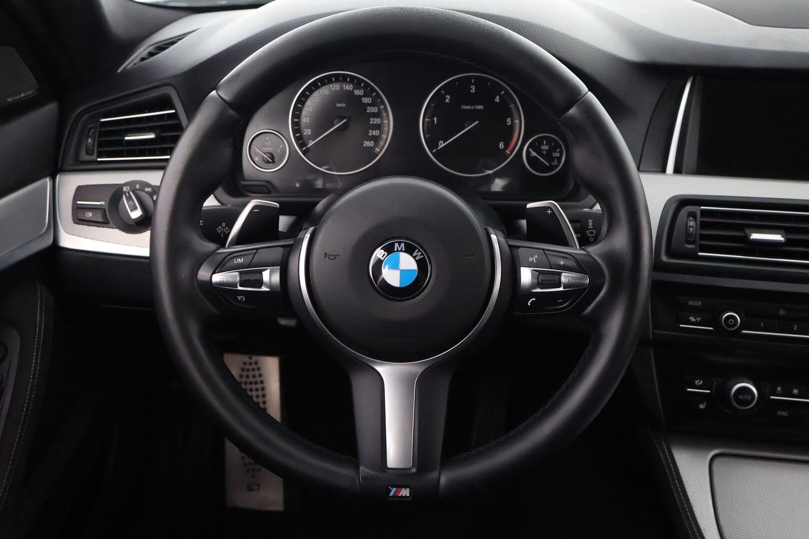 BMW 520 2014 MYYDÄÄN HUUTOKAUPAT.COM *M-sport / Webasto / Harman&kardon / Prof.Navi / Tutkat!* - MYYDÄÄN HUUTOKAUPAT.COM *M-sport / Webasto / Harman&kardon / Prof.Navi / Tutkat!*