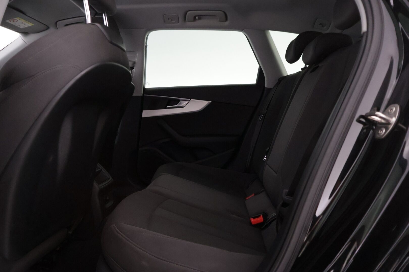 Audi A4 2016 Avant Business Sport 2,0 TDI 110 kW S tronic ** Tutkat / Sport-penkit / Bluetooth / LED ** - * Siisti, vähän ajettu yksilö! / Jakohihna juuri vaihdettu! / Kaksilla renkailla! *