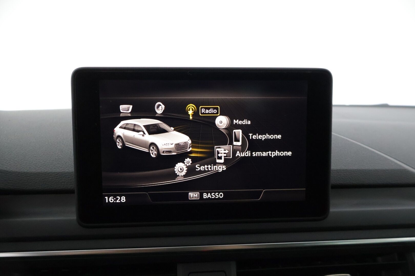 Audi A4 2016 Avant Business Sport 2,0 TDI 110 kW S tronic ** Tutkat / Sport-penkit / Bluetooth / LED ** - * Siisti, vähän ajettu yksilö! / Jakohihna juuri vaihdettu! / Kaksilla renkailla! *