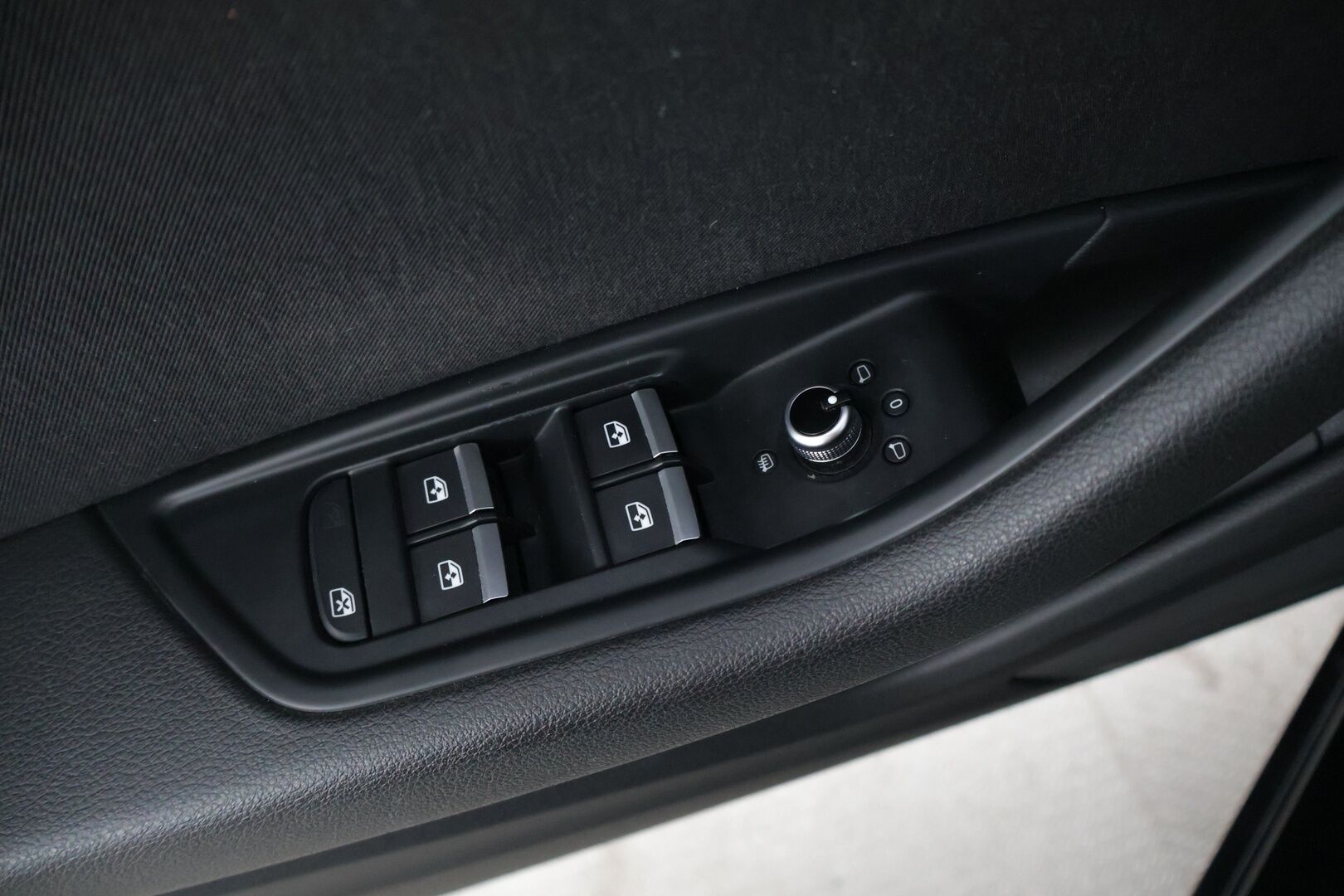 Audi A4 2016 Avant Business Sport 2,0 TDI 110 kW S tronic ** Vakkari / Tutkat / Sport-penkit / Bluetooth ** - * Siisti, vähän ajettu yksilö! / Jakohihna juuri vaihdettu! / Kaksilla renkailla! *