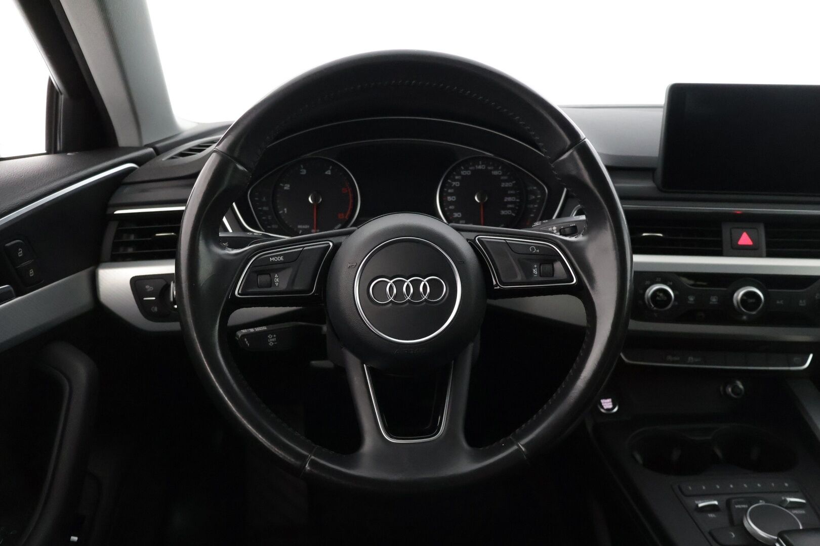 Audi A4 2016 Avant Business Sport 2,0 TDI 110 kW S tronic ** Tutkat / Sport-penkit / Bluetooth / LED ** - * Siisti, vähän ajettu yksilö! / Jakohihna juuri vaihdettu! / Kaksilla renkailla! *