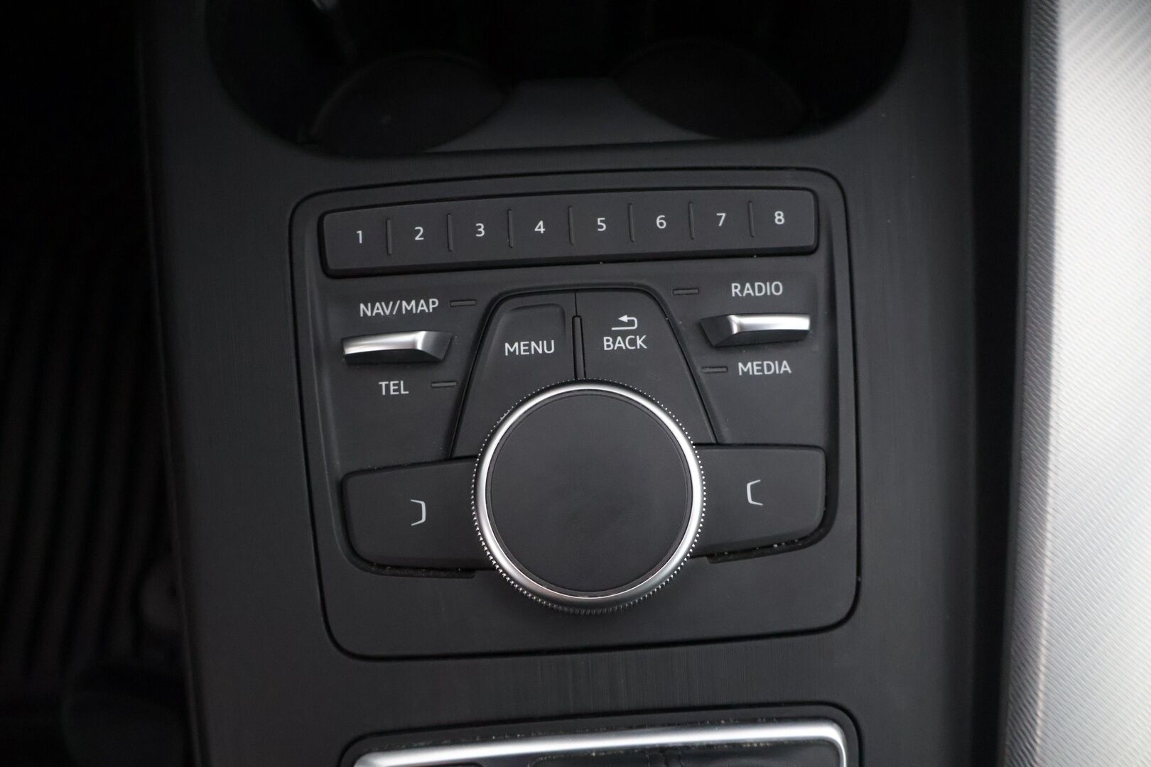 Audi A4 2016 Avant Business Sport 2,0 TDI 110 kW S tronic ** Vakkari / Tutkat / Sport-penkit / Bluetooth ** - * Siisti, vähän ajettu yksilö! / Jakohihna juuri vaihdettu! / Kaksilla renkailla! *