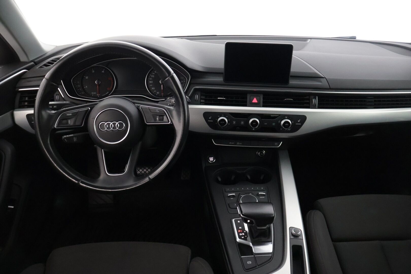 Audi A4 2016 Avant Business Sport 2,0 TDI 110 kW S tronic ** Vakkari / Tutkat / Sport-penkit / Bluetooth ** - * Siisti, vähän ajettu yksilö! / Jakohihna juuri vaihdettu! / Kaksilla renkailla! *