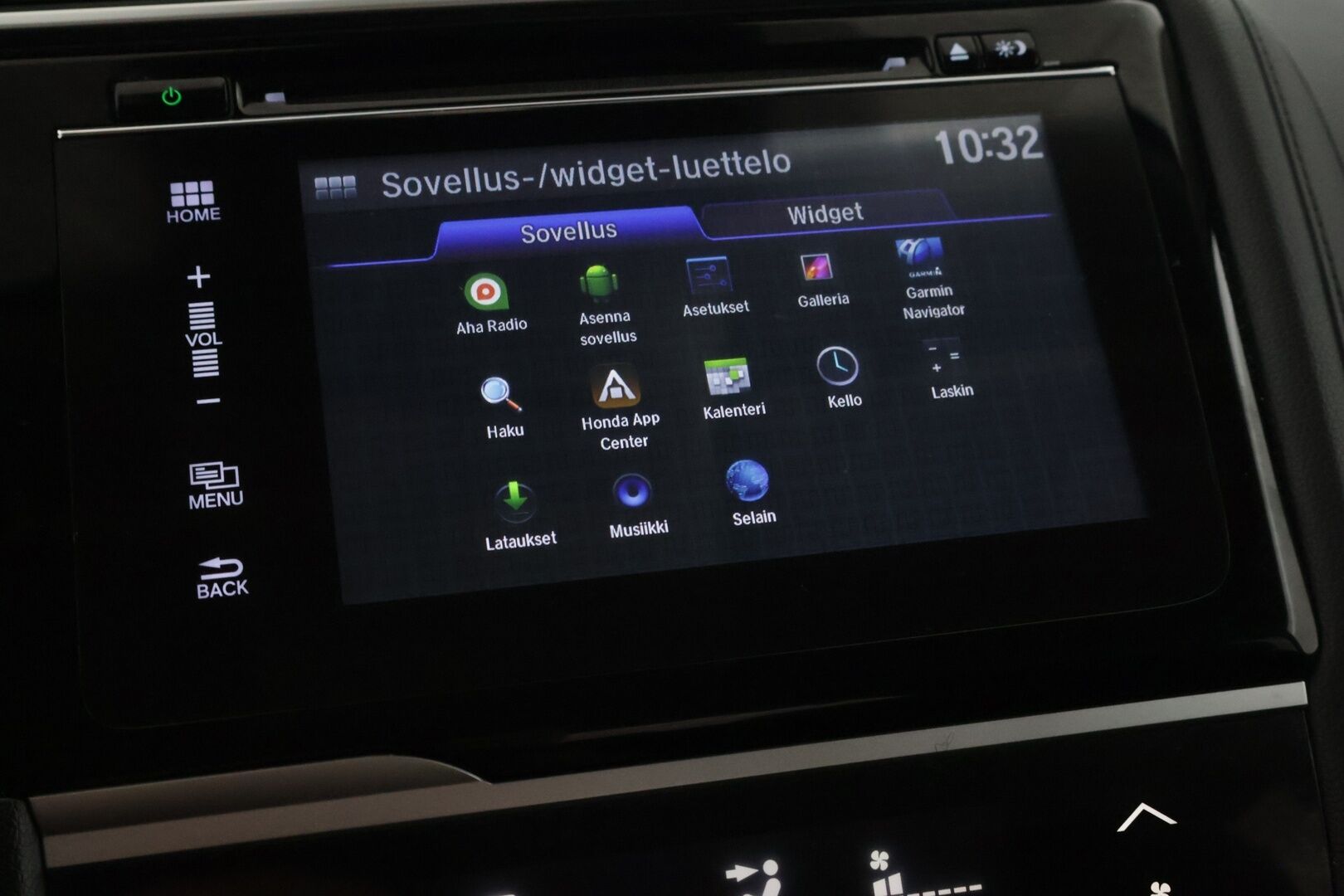 Honda Jazz 2018 5D 1,3 Elegance Navi CVT **Siisti ja vähän ajettu / Kamera / Tutkat / Vakkari** - Kahdet renkaat aluvantein / Tutkat edessä ja takana / Hyvä huoltohistoria