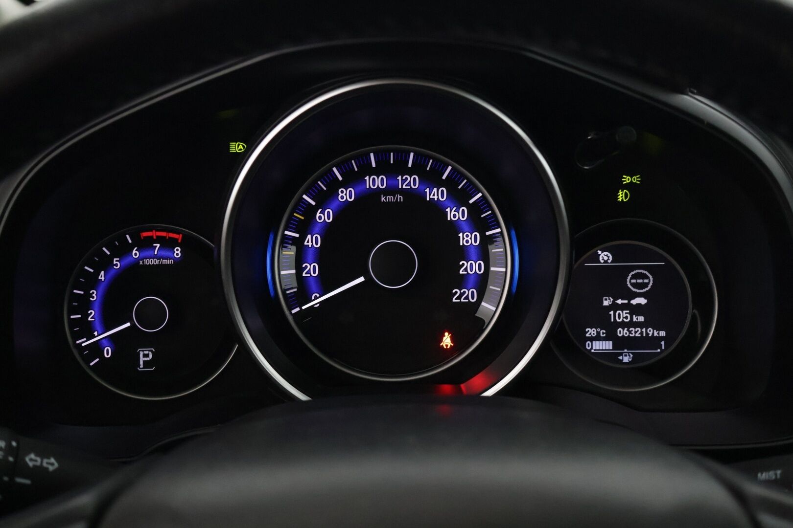 Honda Jazz 2018 5D 1,3 Elegance Navi CVT **Siisti ja vähän ajettu / Kamera / Tutkat / Vakkari** - Kahdet renkaat aluvantein / Tutkat edessä ja takana / Hyvä huoltohistoria