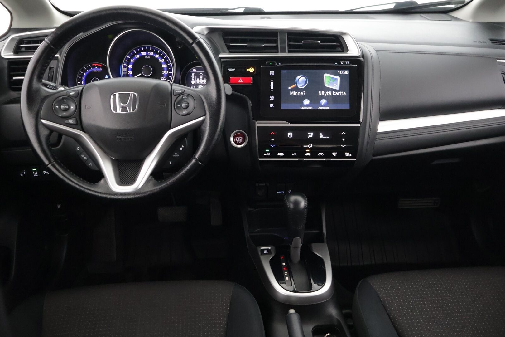 Honda Jazz 2018 5D 1,3 Elegance Navi CVT **Siisti ja vähän ajettu / Kamera / Tutkat / Vakkari** - Kahdet renkaat aluvantein / Tutkat edessä ja takana / Hyvä huoltohistoria