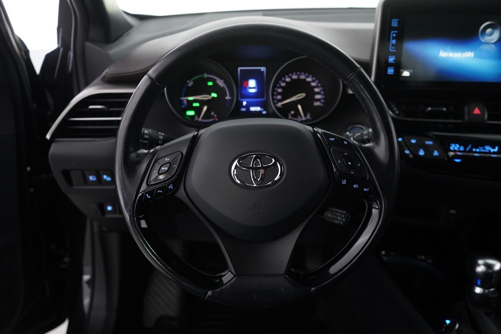 Toyota C-HR 2018 1.8 Hybrid Premium * ACC / Peruutuskamera / Puolinahkasisusta / Lohkolämmitin * - Suomi-auto / Merkkiliikkeen huoltohistoria / Katsastettu 8/25