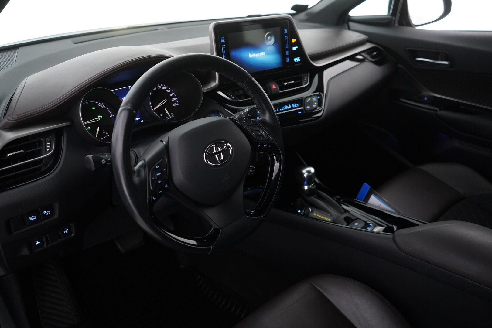 Toyota C-HR 2018 1.8 Hybrid Premium * ACC / Peruutuskamera / Puolinahkasisusta / Lohkolämmitin * - Suomi-auto / Merkkiliikkeen huoltohistoria / Katsastettu 8/25