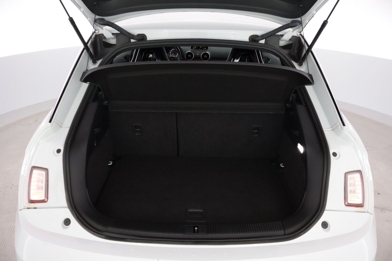 Audi S1 2015 231hv Quattro 2,0 * Bose / Lohko+Sisälämmitin / Nahkasisusta / MMI Plus / Tutkat / Xenon  / Black-Gloss Styling * - *Kahdet renkaat vanteineen / Sähäkkä neliveto* - HULLU BLACKWEEK KORKOTARJOUS 2,49%