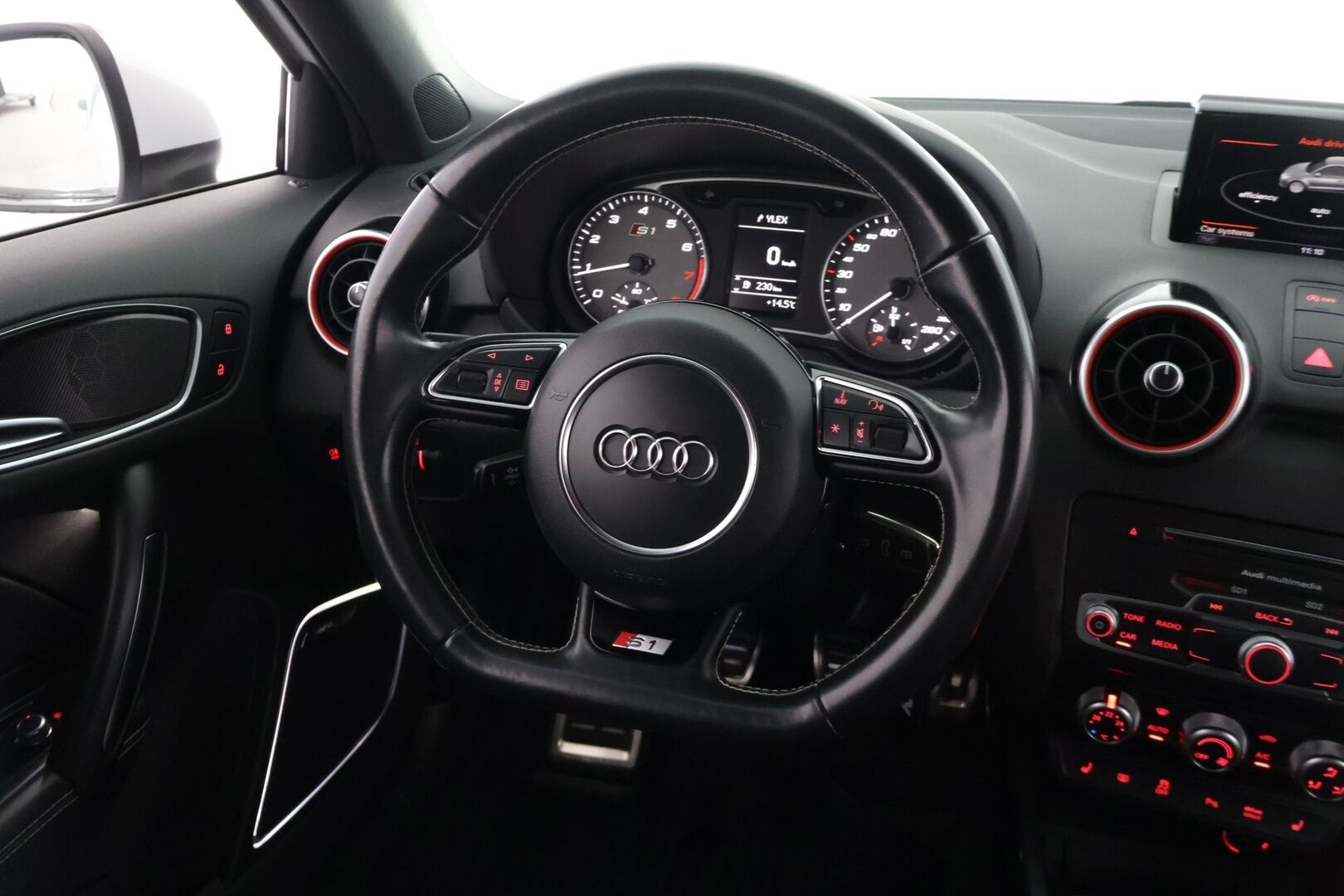 Audi S1 2015 231hv Quattro 2,0 * Bose / Lohko+Sisälämmitin / Nahkasisusta / MMI Plus / Tutkat / Xenon  / Black-Gloss Styling * - *Kahdet renkaat vanteineen / Sähäkkä neliveto* - HULLU BLACKWEEK KORKOTARJOUS 2,49%