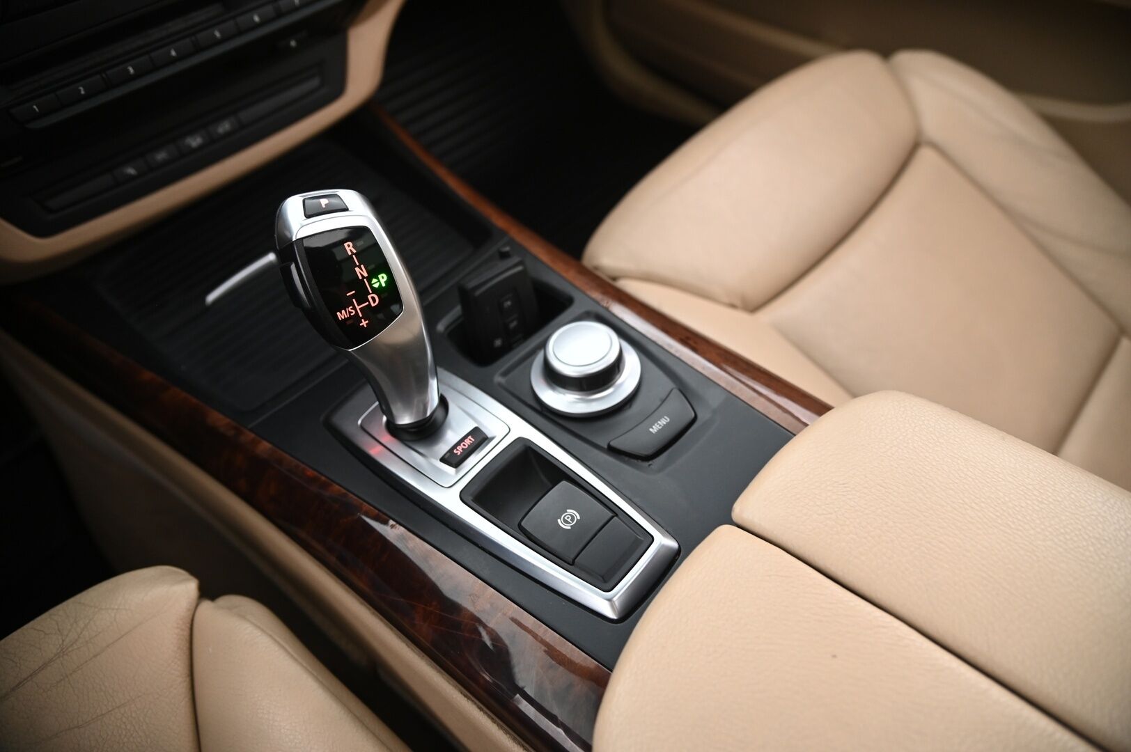 BMW X5 2007 BMW X5 4,8i E70 SAV * MYYDÄÄN HUUTOKAUPAT.COM* - Webasto | Proffanavi | Hifi | Panorama | Adaptive Drive | Xenon | Comfort Muisteilla | Koukku | Juuri Leimattu | MYYDÄÄN HUUTOKAUPAT.COM