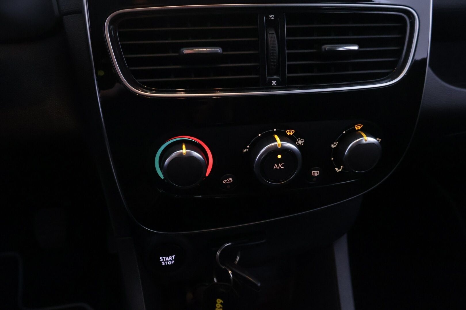 Renault Clio 2018 Sport Tourer Energy TCe 90 S&S Zen S17 - Suomi-auto | Vakionopeudensäädin | Navi | BassReflex | 2x Renkaat |