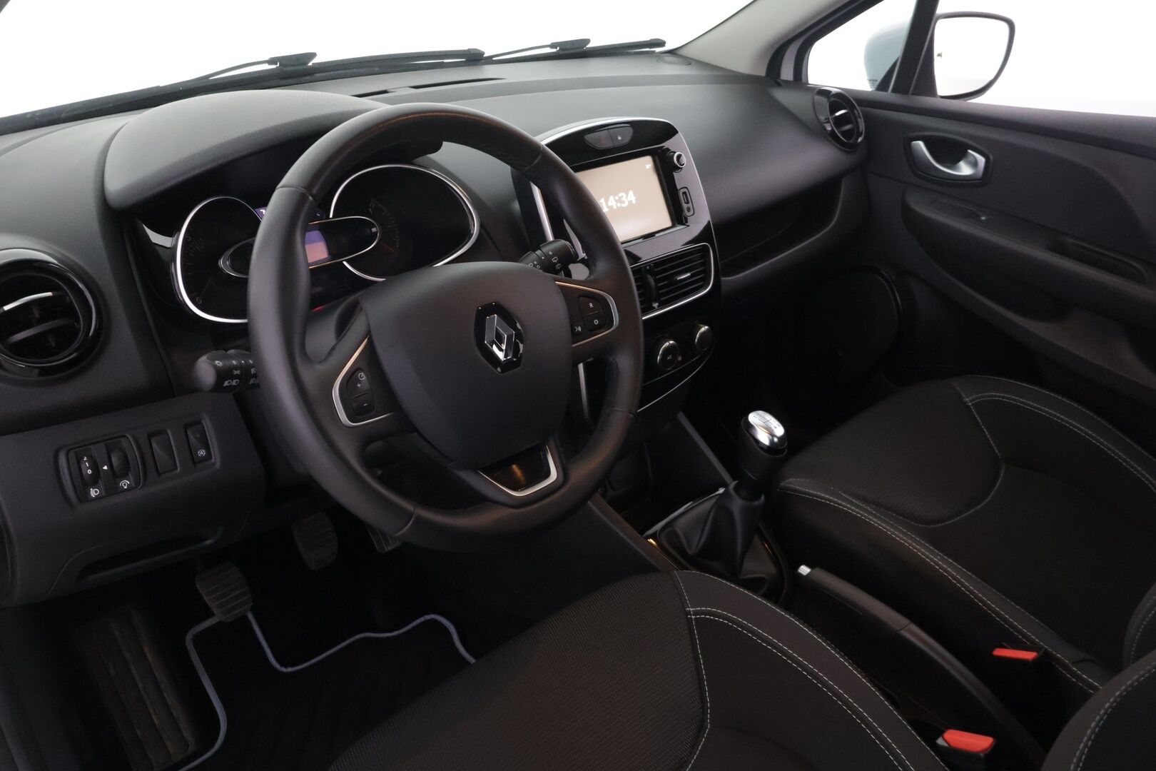 Renault Clio 2018 Sport Tourer Energy TCe 90 S&S Zen S17 - Suomi-auto | Vakionopeudensäädin | Navi | BassReflex | 2x Renkaat |