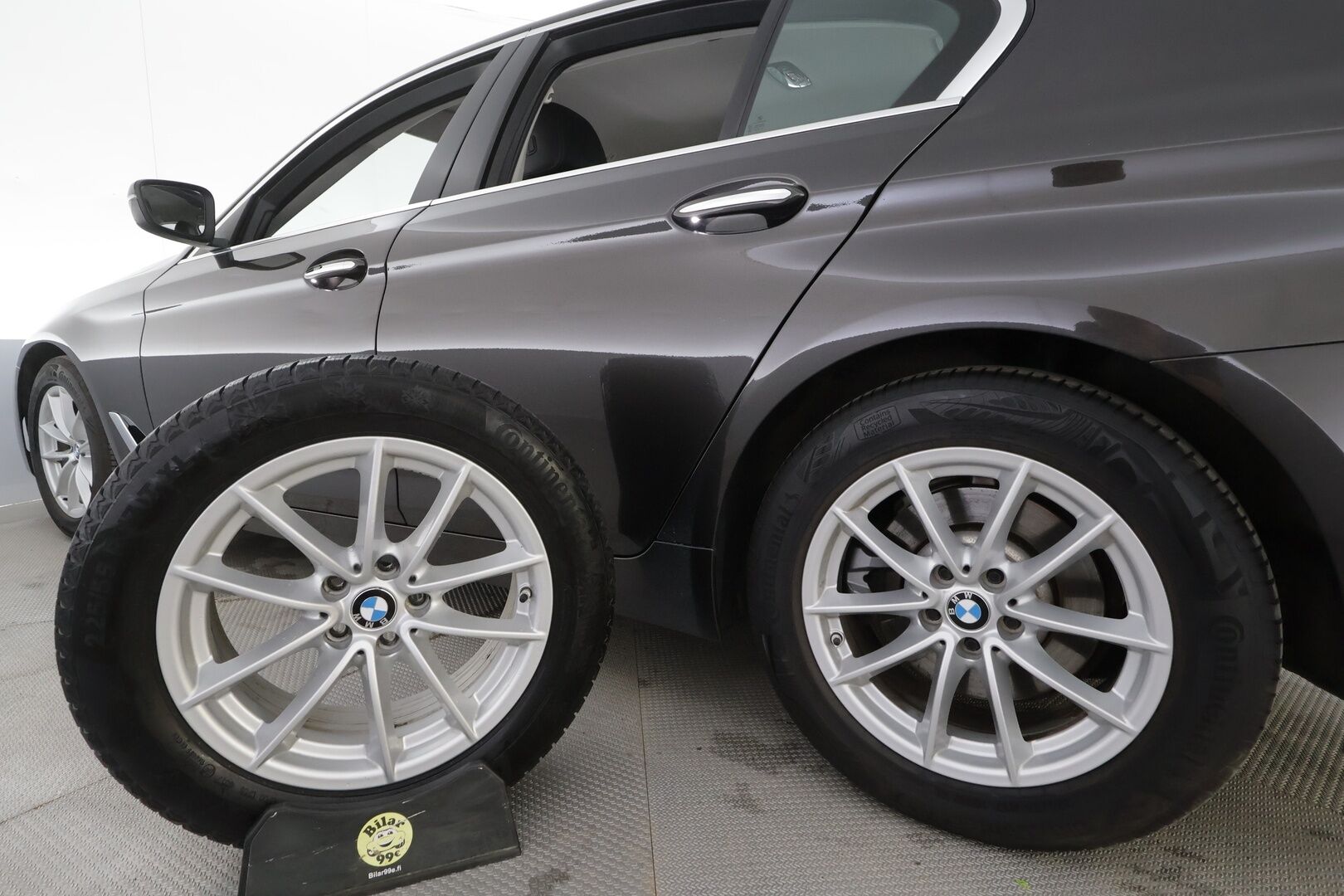 BMW 520 2018 G30 Sedan 520i A Business Comfort - | HUD | ACC | Adapt.LED | 360 | Muistipenkki | Navi | Kaistavahti | Katveavustin | Suomi-auto | Kahdet renkaat | Merkkihuollot | 