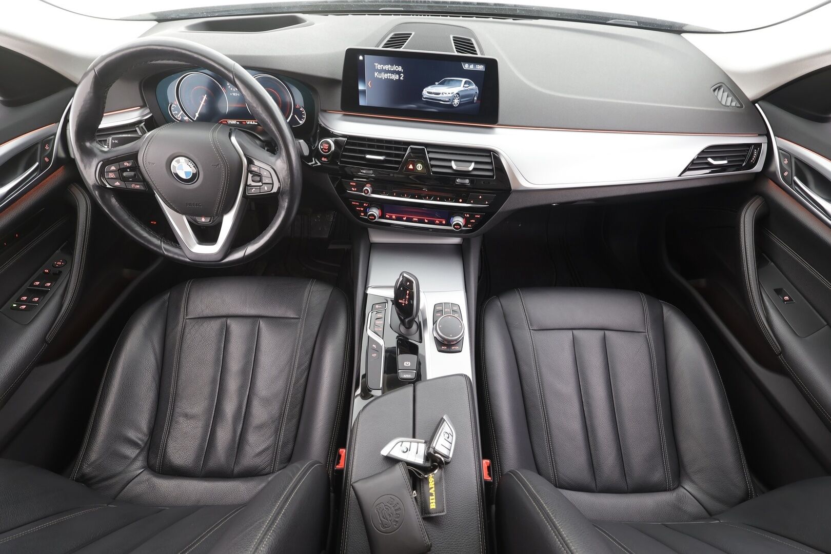 BMW 520 2018 G30 Sedan 520i A Business Comfort - | HUD | ACC | Adapt.LED | 360 | Muistipenkki | Navi | Kaistavahti | Katveavustin | Suomi-auto | Kahdet renkaat | Merkkihuollot | 