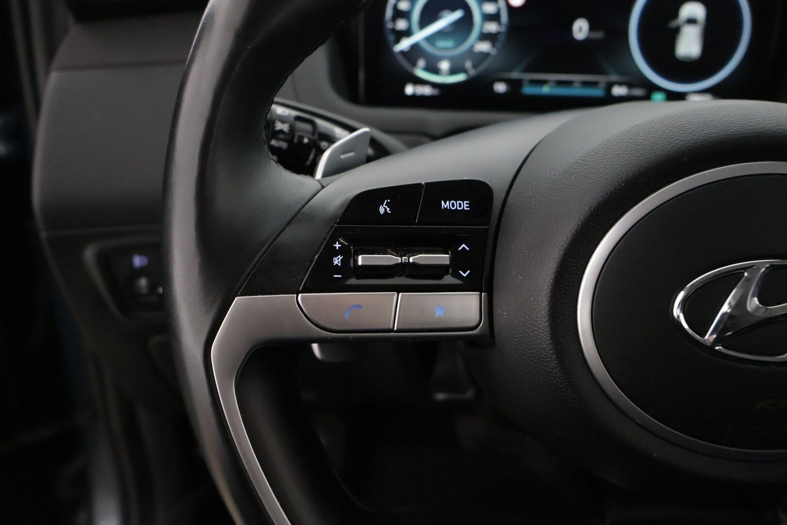 Hyundai Tucson 2021 1,6 T-GDI 150 hv 48V hybrid 7-DCT-aut Premium MY21 *ACC / Digimittaristo / BLIS / Navi / KRELL / P-Kamera / LED* - *Merkkihuollettu / 2x Renkaat / Suomi-auto / Ratinlämmitin*