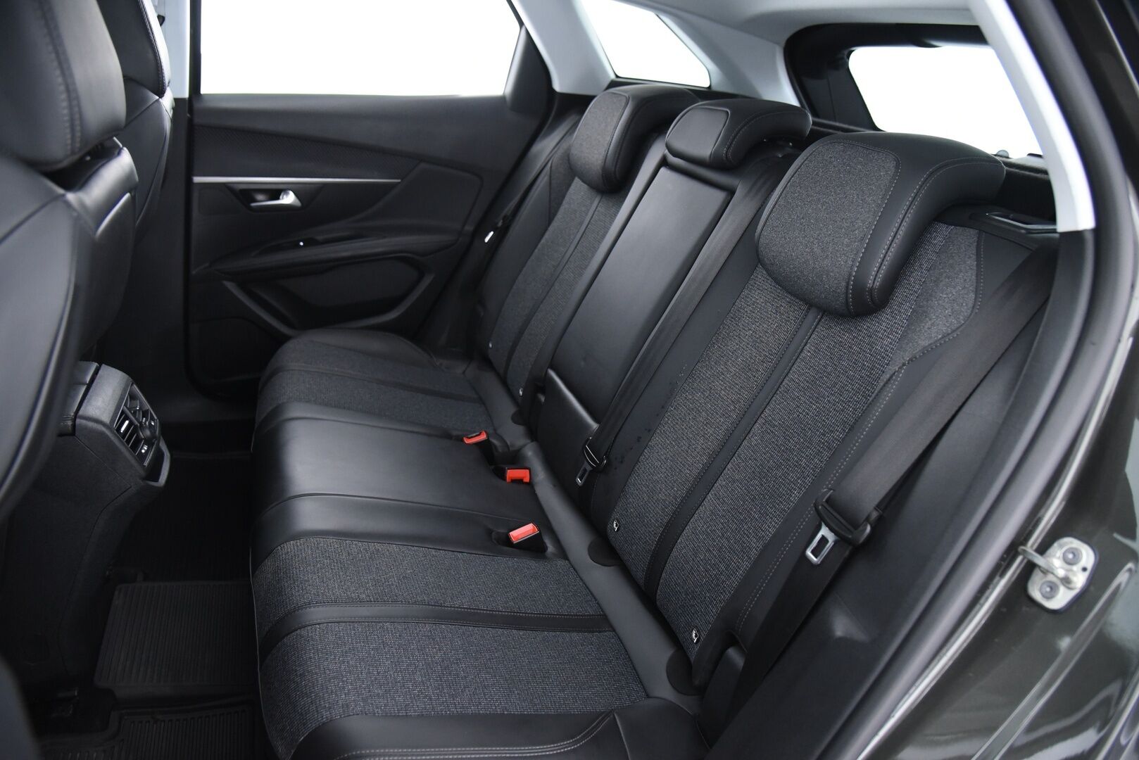 Peugeot 3008 2018 Allure PureTech 130 Automaatti** Myydään huutokaupat.com:issa!