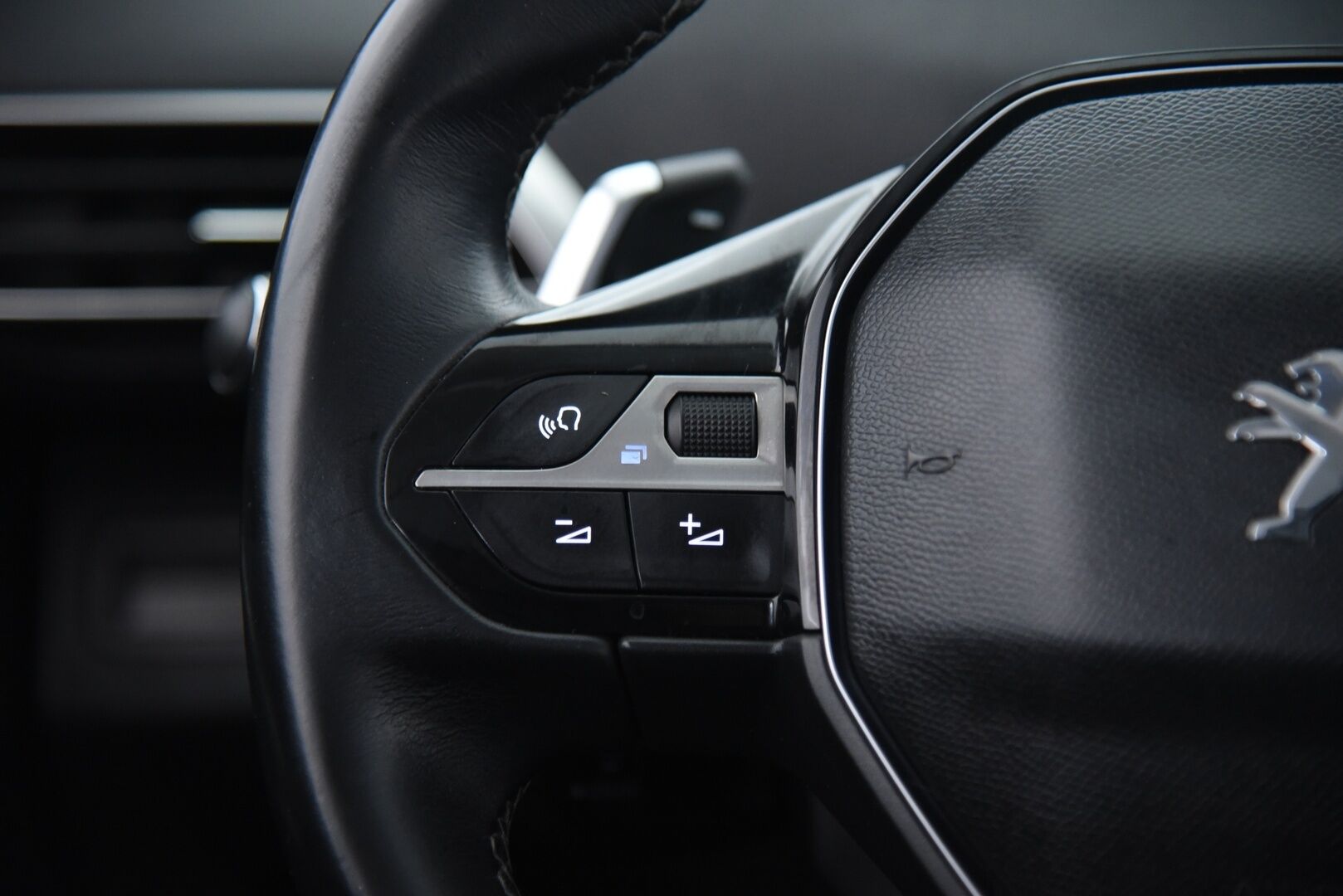 Peugeot 3008 2018 Allure PureTech 130 Automaatti** Myydään huutokaupat.com:issa!
