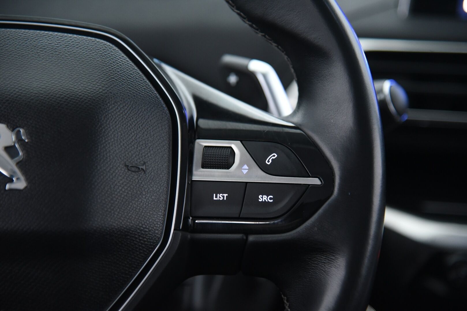 Peugeot 3008 2018 Allure PureTech 130 Automaatti** Myydään huutokaupat.com:issa!