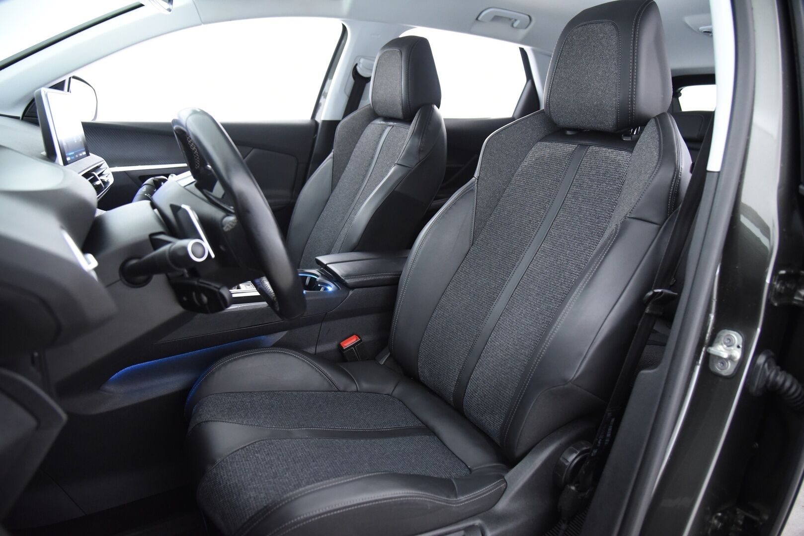 Peugeot 3008 2018 Allure PureTech 130 Automaatti** Myydään huutokaupat.com:issa!