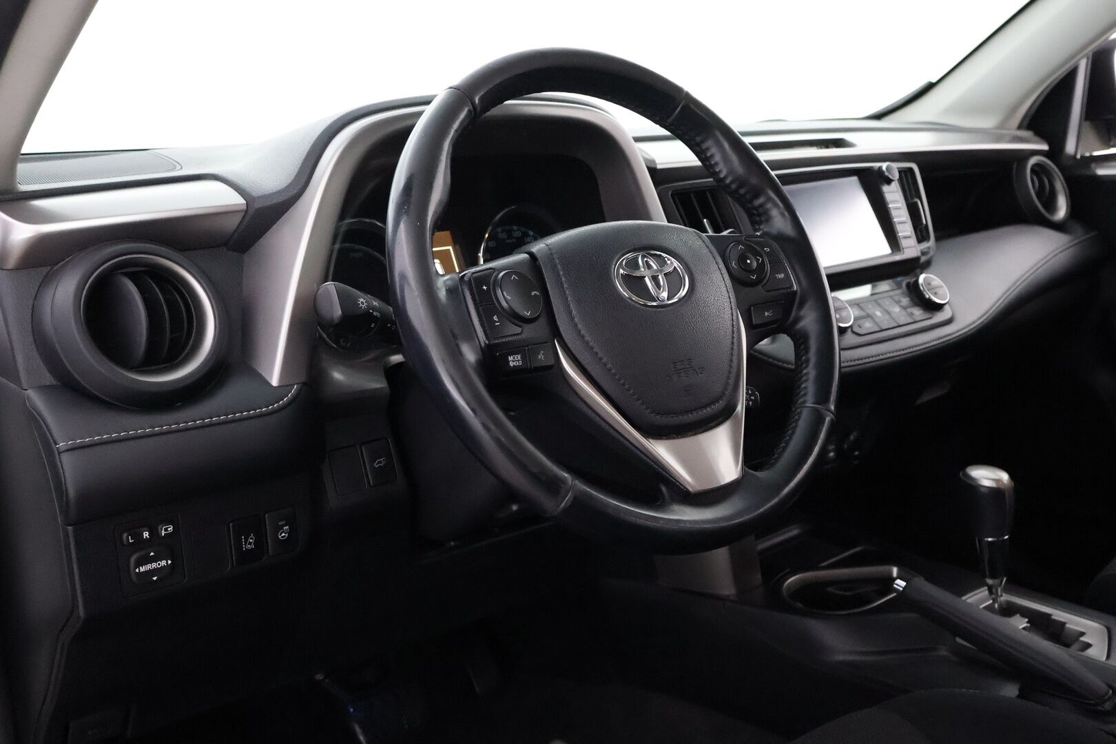 Toyota RAV4 2018 2,5 Hybrid FWD Active - Webasto / Adapt.Vakkari / P.kamera / Vetokoukku / Lohko&Sisä / Lämm.Tuulilasi / Keyless / Navi / Suomiauto