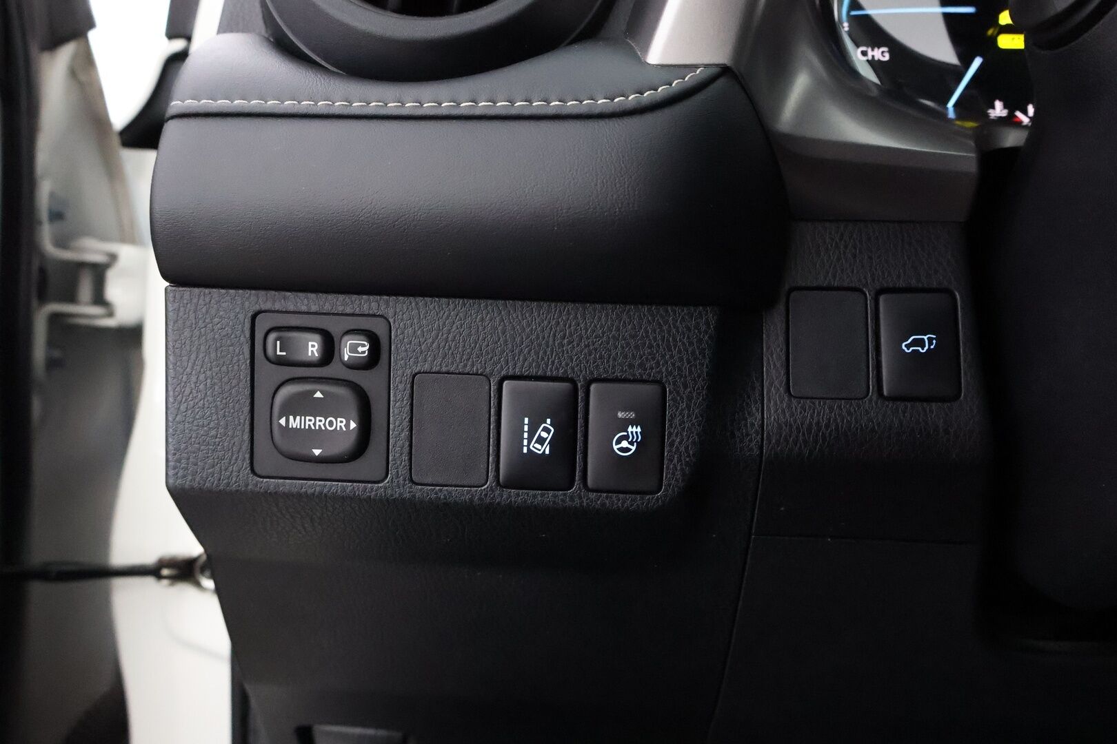Toyota RAV4 2018 2,5 Hybrid FWD Active - Webasto / Adapt.Vakkari / P.kamera / Vetokoukku / Lohko&Sisä / Lämm.Tuulilasi / Keyless / Navi / Suomiauto