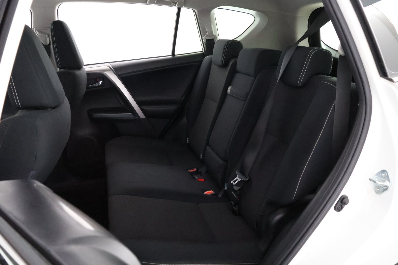 Toyota RAV4 2018 2,5 Hybrid FWD Active - Webasto / Adapt.Vakkari / P.kamera / Vetokoukku / Lohko&Sisä / Lämm.Tuulilasi / Keyless / Navi / Suomiauto