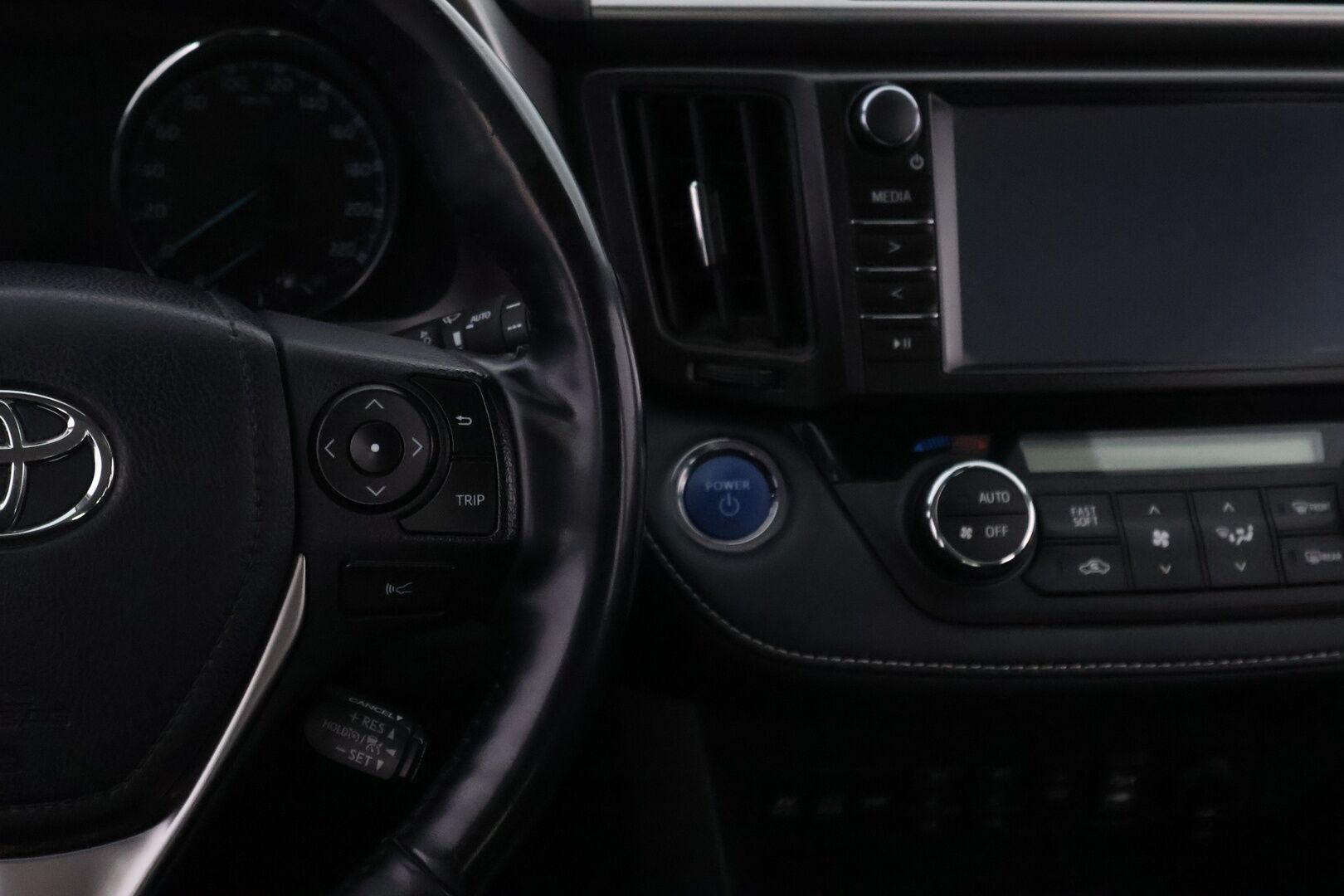 Toyota RAV4 2018 2,5 Hybrid FWD Active - Webasto / Adapt.Vakkari / P.kamera / Vetokoukku / Lohko&Sisä / Lämm.Tuulilasi / Keyless / Navi / Suomiauto
