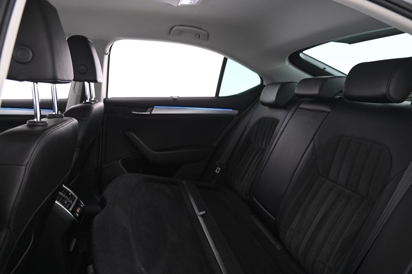 Skoda Superb 2018 2,0 TDI 150 Style BusinessLine DSG Autom. - *Myydään Huutokaupat.com*