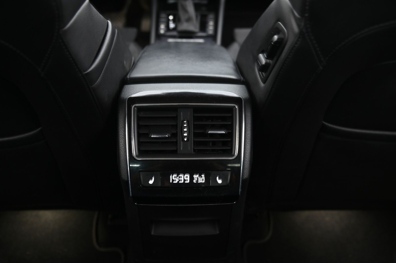 Skoda Superb 2018 2,0 TDI 150 Style BusinessLine DSG Autom. - *Myydään Huutokaupat.com*