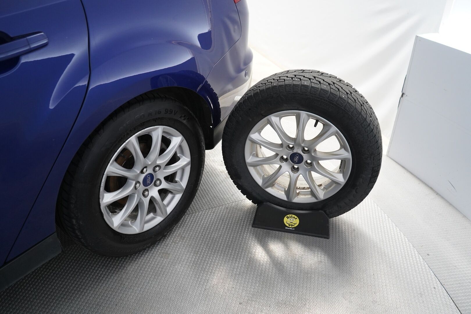 Ford Focus 2015 2,0 TDCi 150 hv Start/Stop PowerShift A6 Titanium Business Wagon *YritysOutlet - Myydään vain yrityksille* - YritysOutlet - Myydään vain yrityksille | Vakkari | Lohko | Tutkat | Puolinahat | Bluetooth | Kahdet Fordin vanteet | Särmä huoltohistoria!