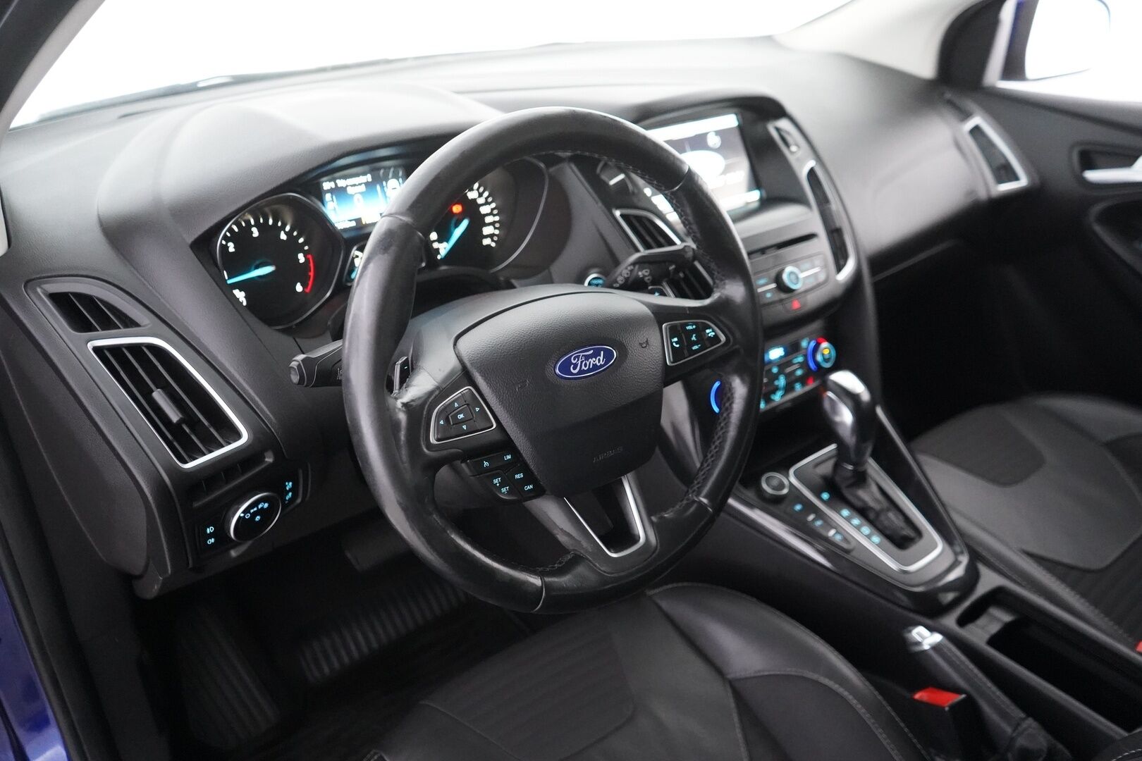 Ford Focus 2015 2,0 TDCi 150 hv Start/Stop PowerShift A6 Titanium Business Wagon *YritysOutlet - Myydään vain yrityksille* - YritysOutlet - Myydään vain yrityksille | Vakkari | Lohko | Tutkat | Puolinahat | Bluetooth | Kahdet Fordin vanteet | Särmä huoltohistoria!