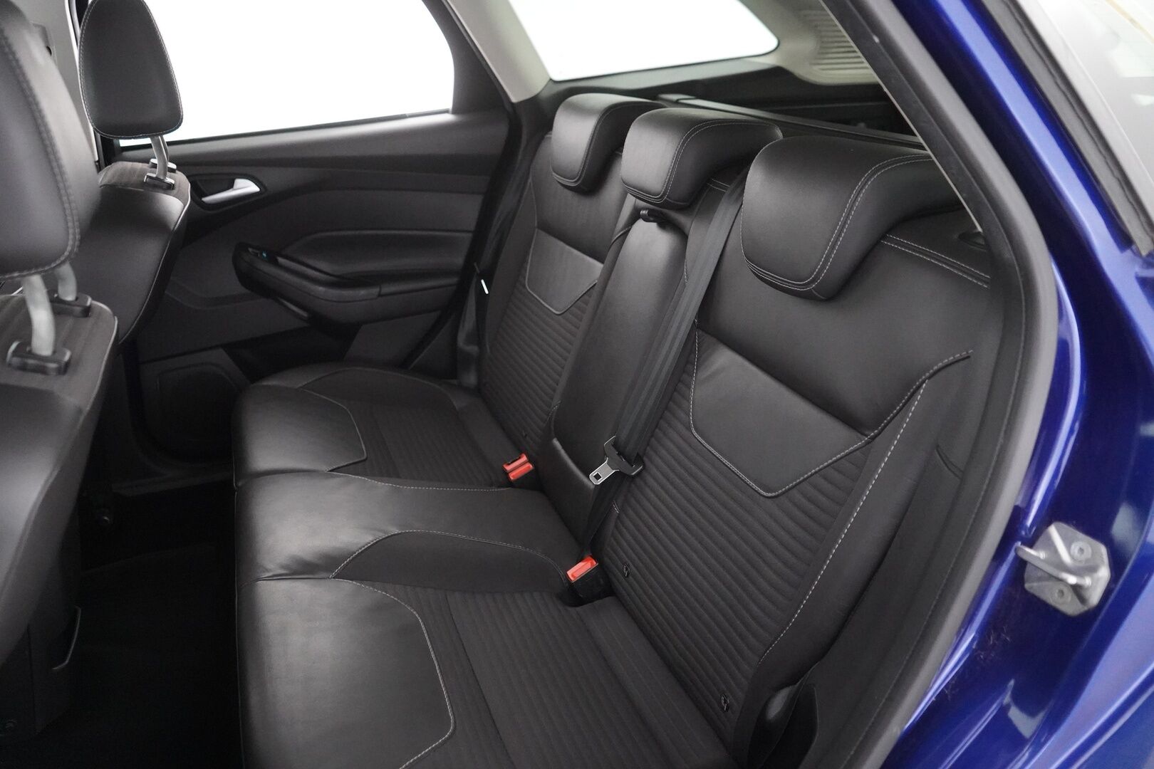 Ford Focus 2015 2,0 TDCi 150 hv Start/Stop PowerShift A6 Titanium Business Wagon *YritysOutlet - Myydään vain yrityksille* - YritysOutlet - Myydään vain yrityksille | Vakkari | Lohko | Tutkat | Puolinahat | Bluetooth | Kahdet Fordin vanteet | Särmä huoltohistoria!