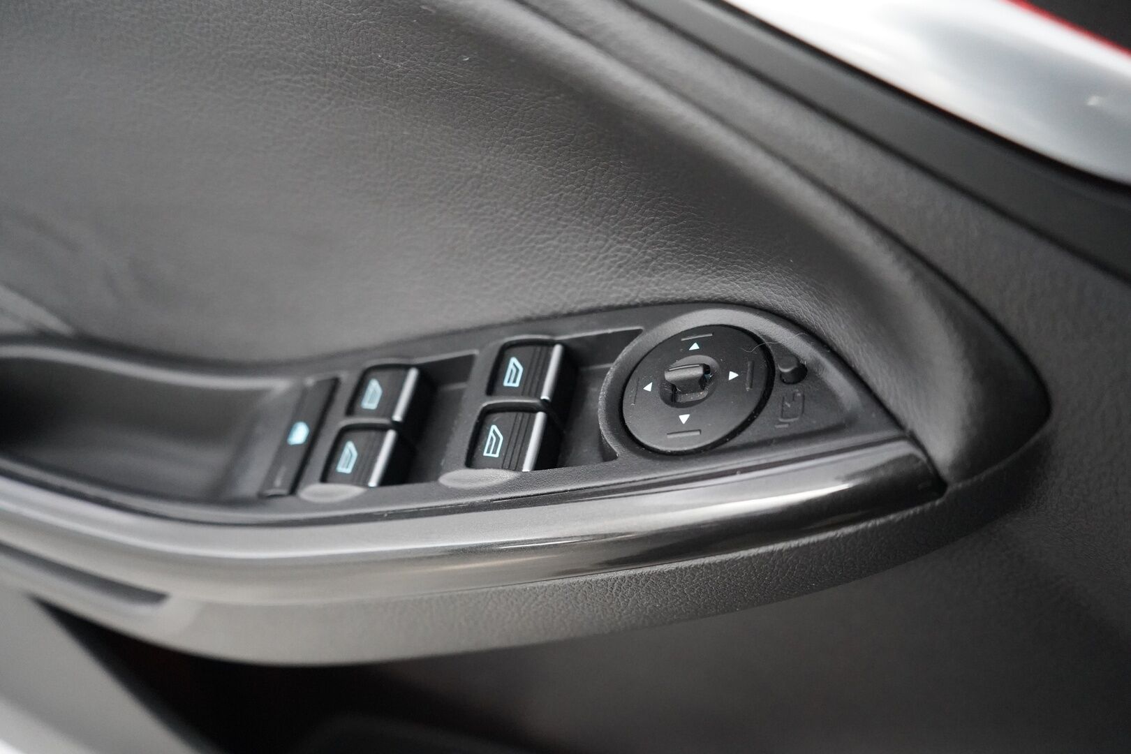 Ford Focus 2015 2,0 TDCi 150 hv Start/Stop PowerShift A6 Titanium Business Wagon *YritysOutlet - Myydään vain yrityksille* - YritysOutlet - Myydään vain yrityksille | Vakkari | Lohko | Tutkat | Puolinahat | Bluetooth | Kahdet Fordin vanteet | Särmä huoltohistoria!