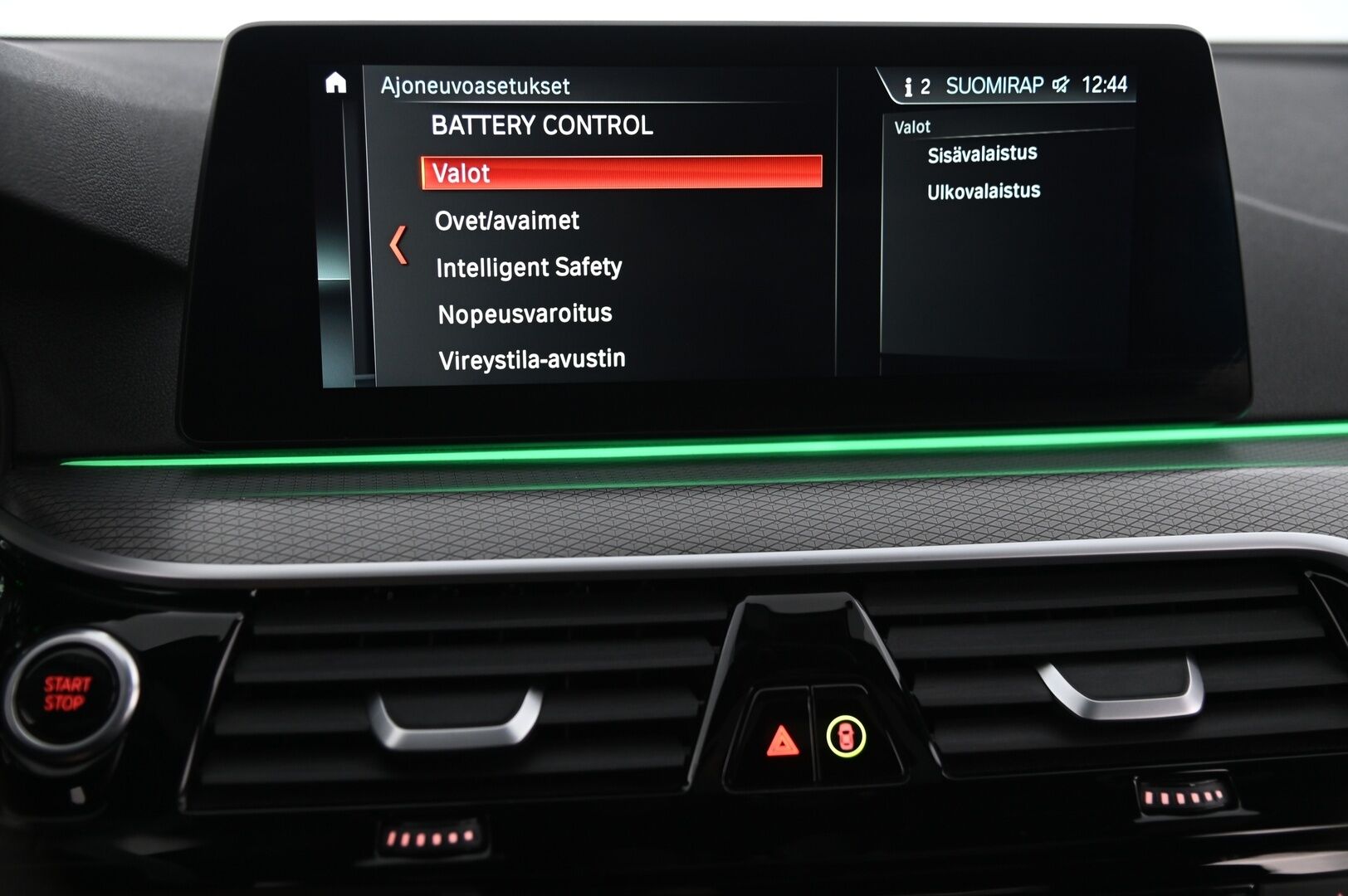 BMW 530 2018 G30 Sedan M-Sport*Hifit / Kattoluukku / Myydään Huutokaupat.com* - *Myydään Huutokaupat.com /2x renkaat & alut*