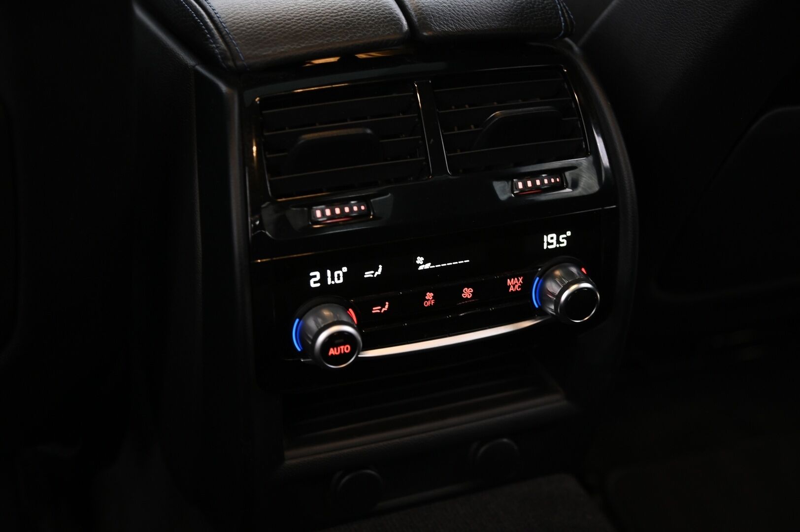 BMW 530 2018 G30 Sedan M-Sport*Hifit / Kattoluukku / Myydään Huutokaupat.com* - *Myydään Huutokaupat.com /2x renkaat & alut*
