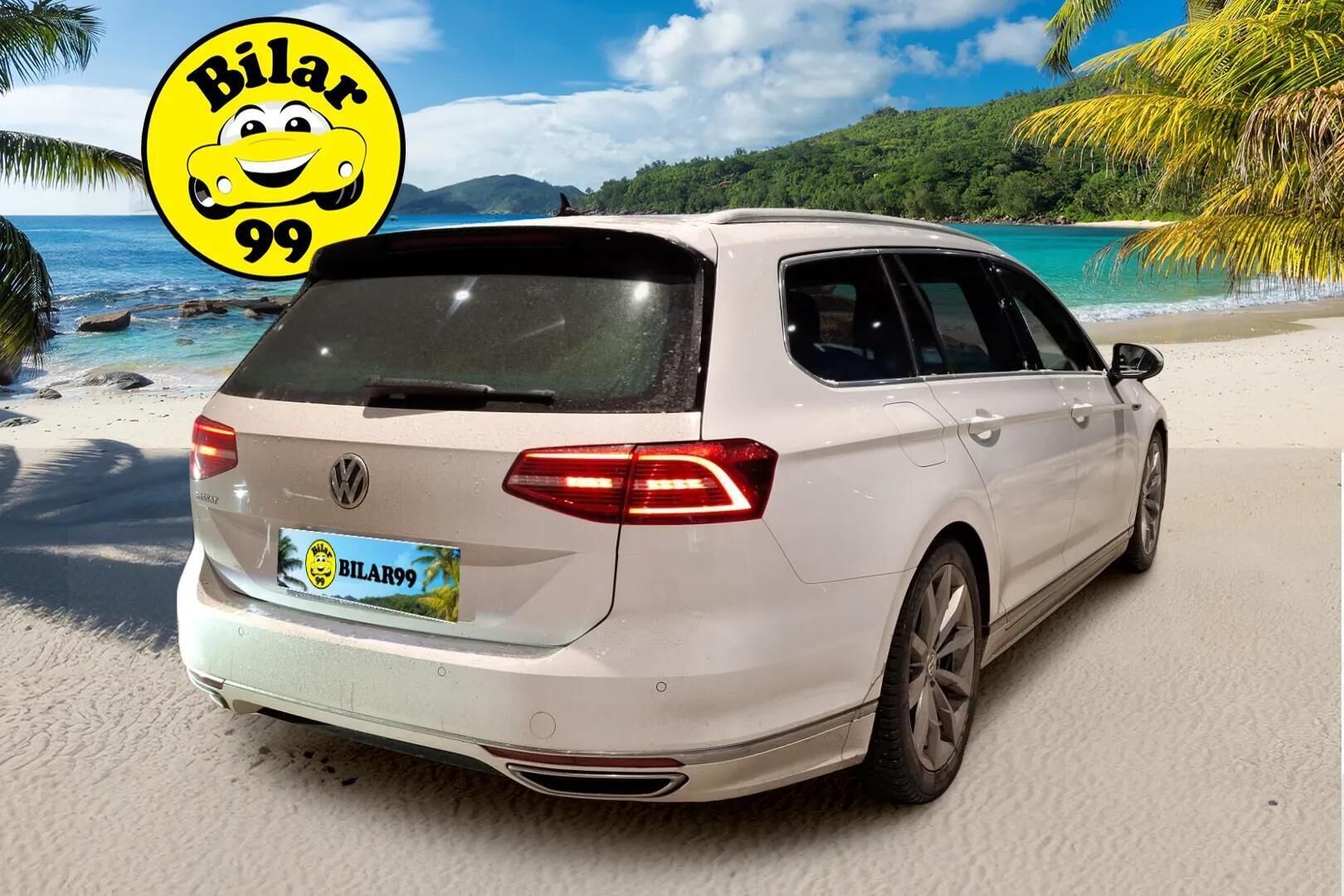 Volkswagen Passat 2016 Passat Variant R-line 2,0 TDI Biturbo 176 kW (240 hv) 4MOTION DSG / ACC / Webasto / P.kamera / Panorama / Digimittaristo / Nahkapenkit - KW-alusta / Hihna tehty / Juuri huollettu ! - HULLU BLACKWEEK KORKOTARJOUS 2,49%