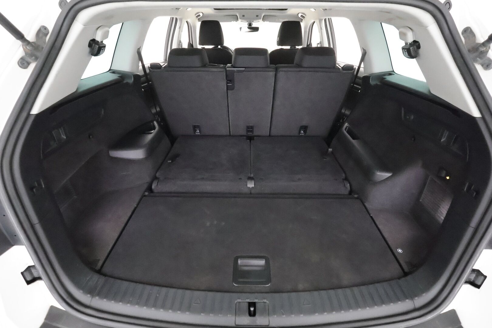 Skoda Kodiaq 2018 2,0 TDI 150 Active DSG Autom. **Panorama / koukku / Webasto / P. tutka / Vakkari / AC / Apple&Android / 2x Renkaat**
