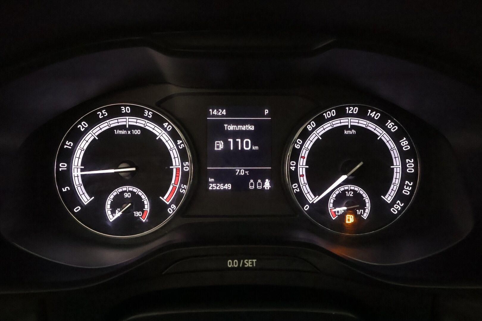 Skoda Kodiaq 2018 2,0 TDI 150 Active DSG Autom. **Panorama / koukku / Webasto / P. tutka / Vakkari / AC / Apple&Android / 2x Renkaat**