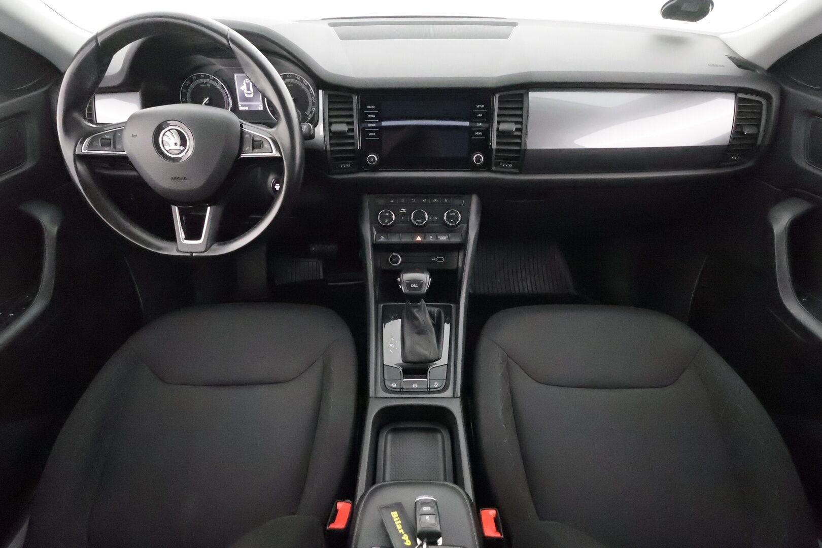 Skoda Kodiaq 2018 2,0 TDI 150 Active DSG Autom. **Panorama / koukku / Webasto / P. tutka / Vakkari / AC / Apple&Android / 2x Renkaat**