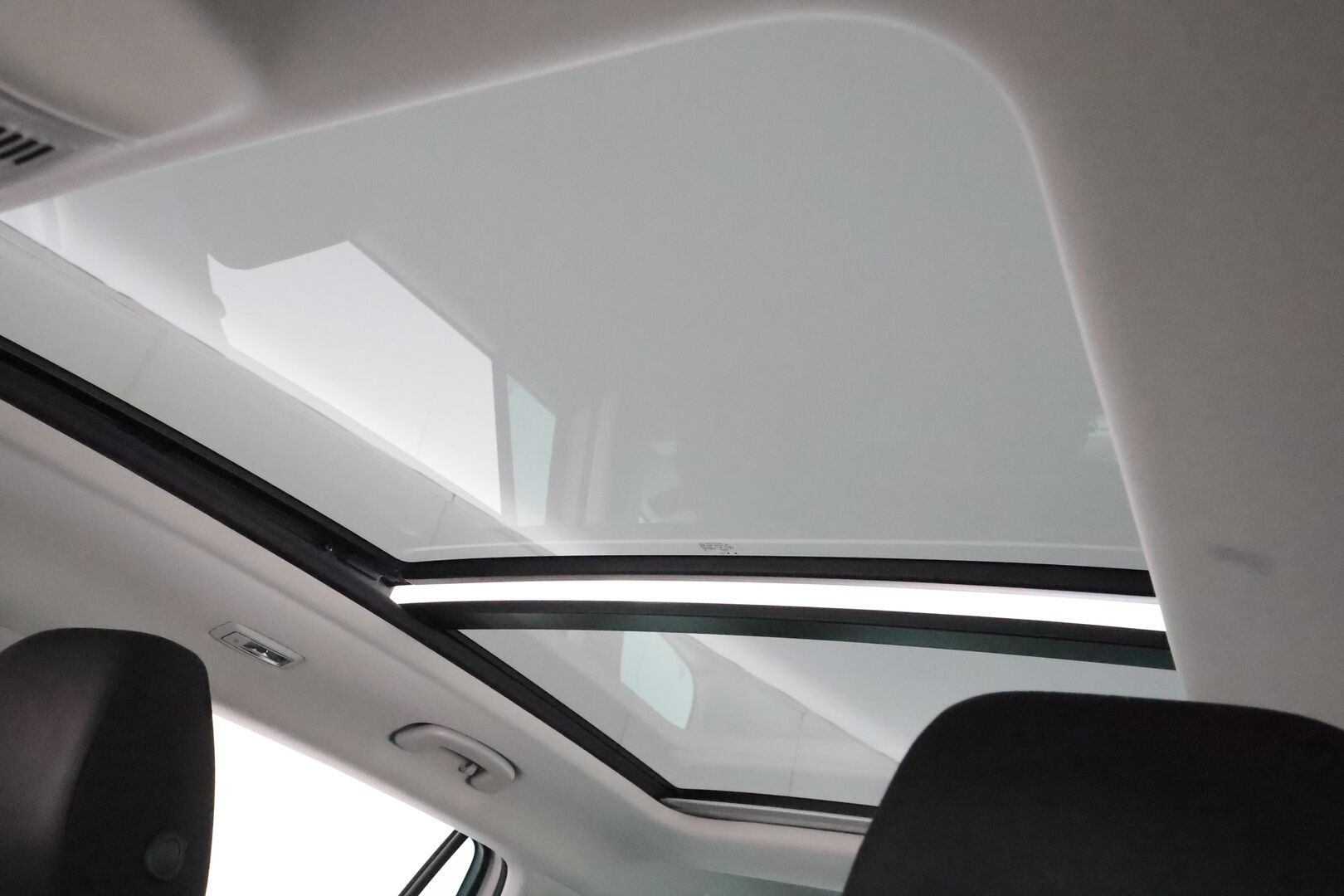 Skoda Kodiaq 2018 2,0 TDI 150 Active DSG Autom. **Panorama / koukku / Webasto / P. tutka / Vakkari / AC / Apple&Android / 2x Renkaat**
