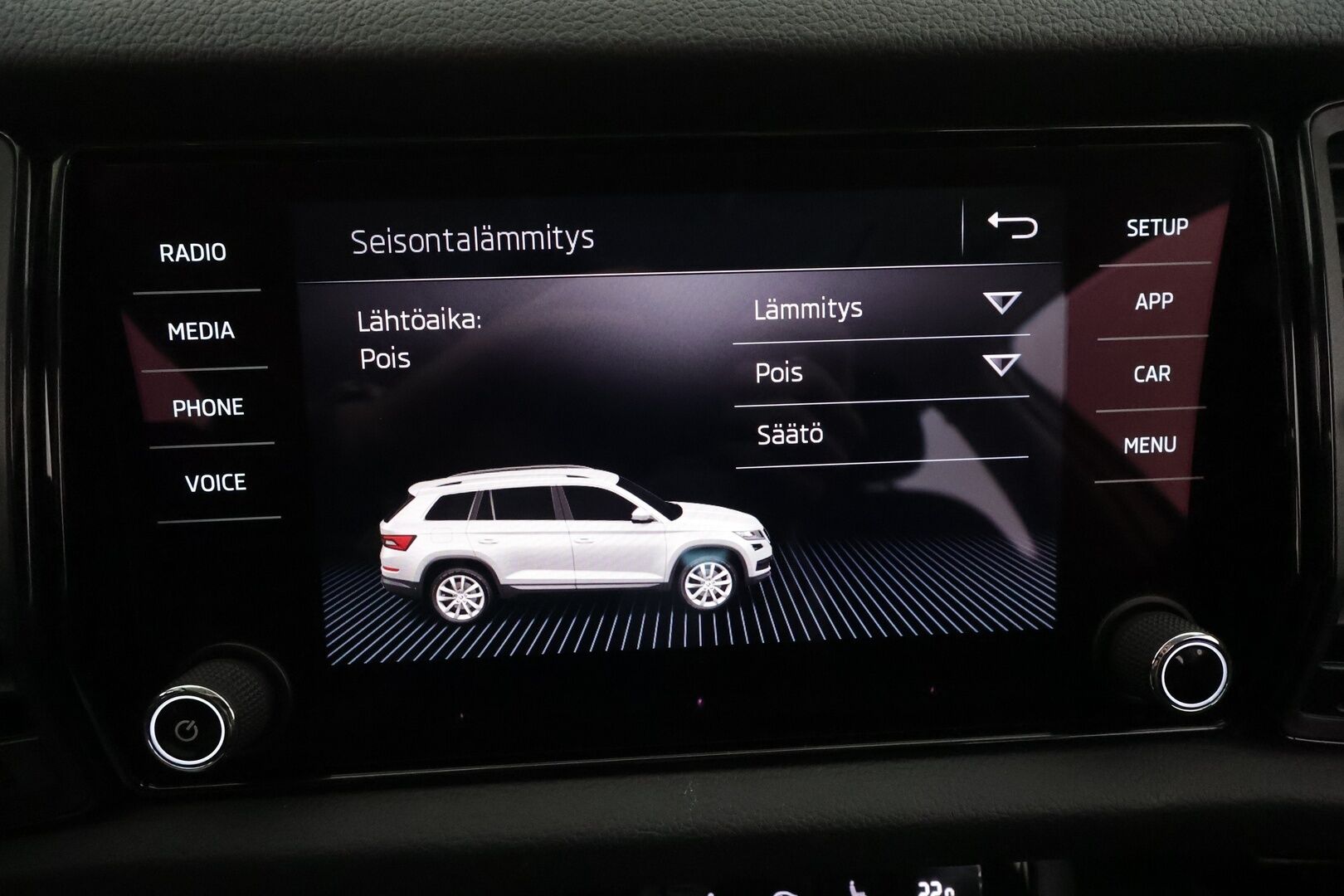Skoda Kodiaq 2018 2,0 TDI 150 Active DSG Autom. **Panorama / koukku / Webasto / P. tutka / Vakkari / AC / Apple&Android / 2x Renkaat**