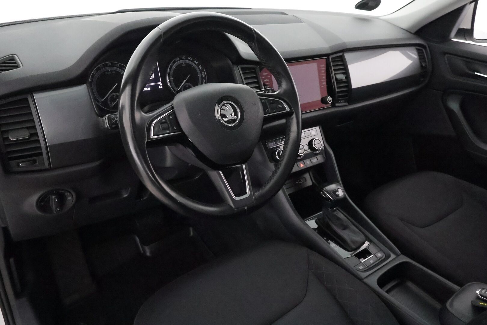 Skoda Kodiaq 2018 2,0 TDI 150 Active DSG Autom. **Panorama / koukku / Webasto / P. tutka / Vakkari / AC / Apple&Android / 2x Renkaat**