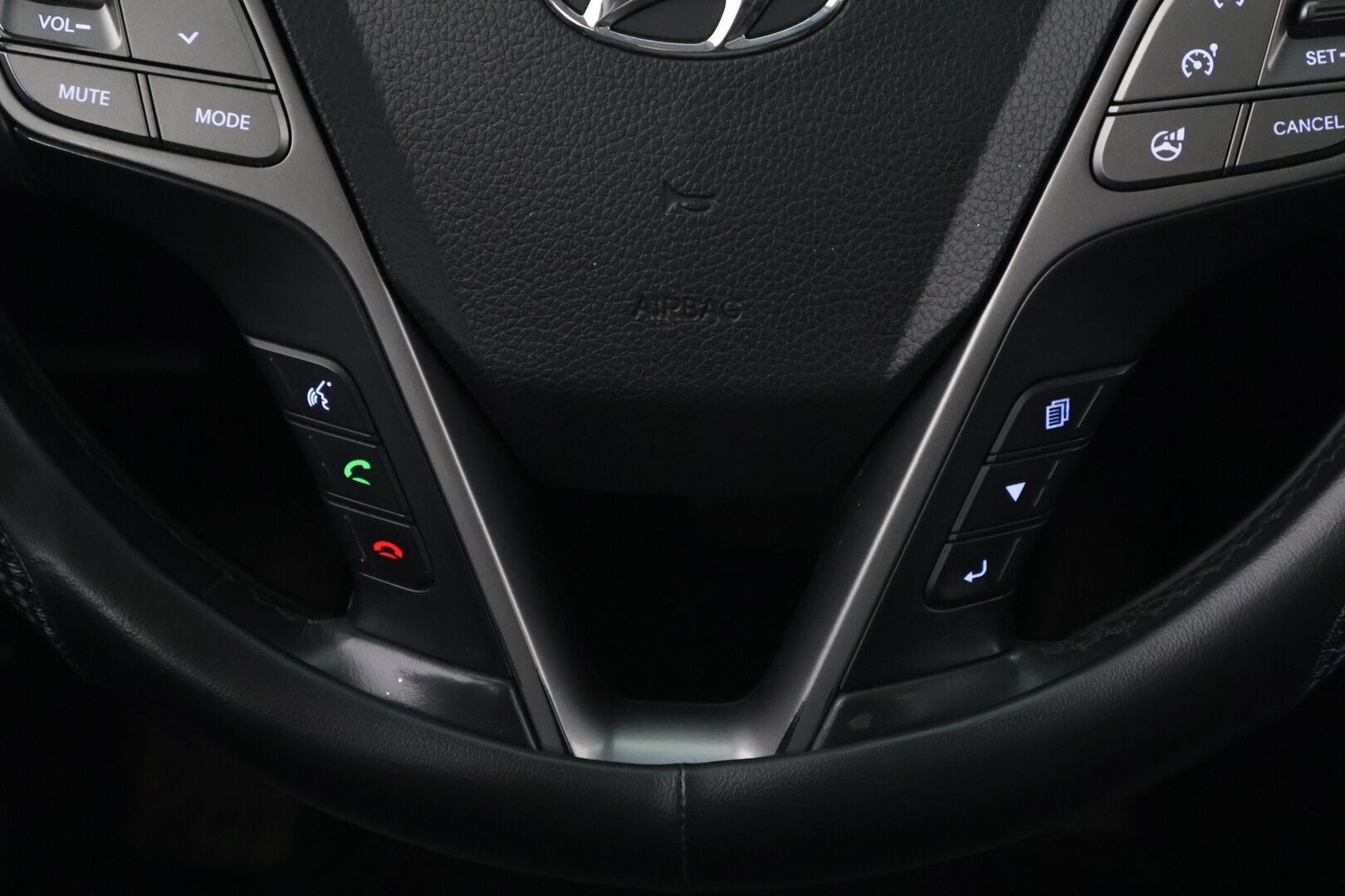 Hyundai Grand Santa Fe 2015 4WD 2,2 CRDi 145kW 6AT Premium 7-paikkainen - ** Vakkari / Muistipenkki / Nahat / Panorama / Koukku / 7-p **