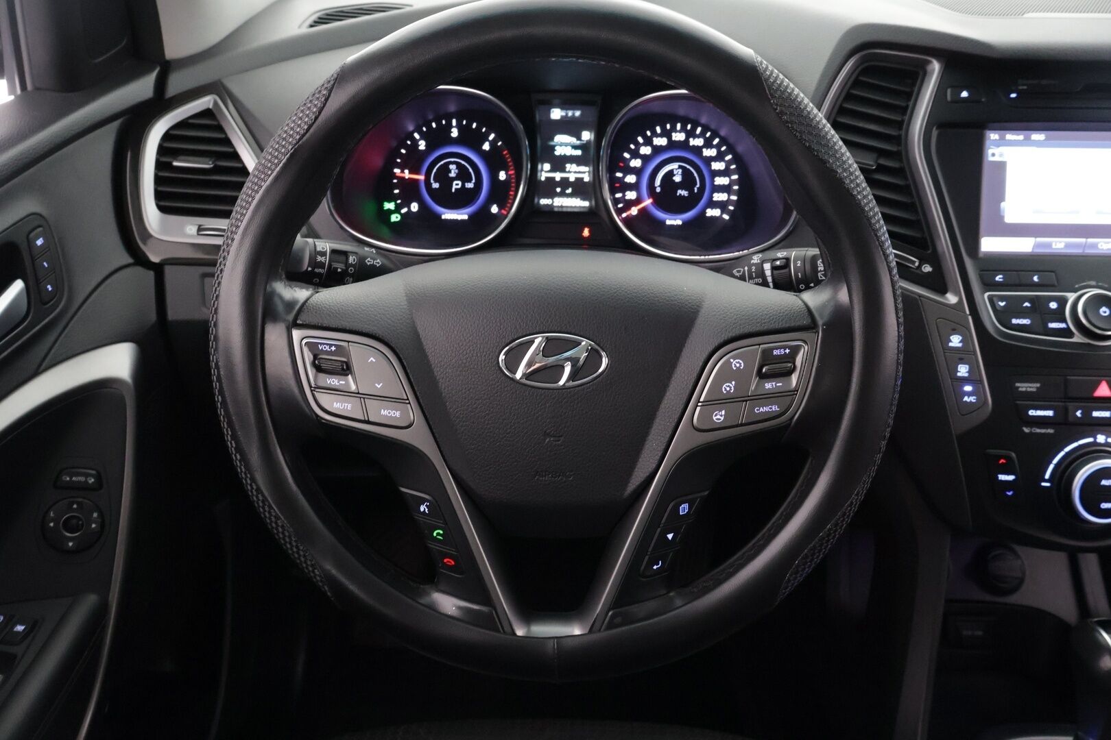Hyundai Grand Santa Fe 2015 4WD 2,2 CRDi 145kW 6AT Premium 7-paikkainen - ** Vakkari / Muistipenkki / Nahat / Panorama / Koukku / 7-p **