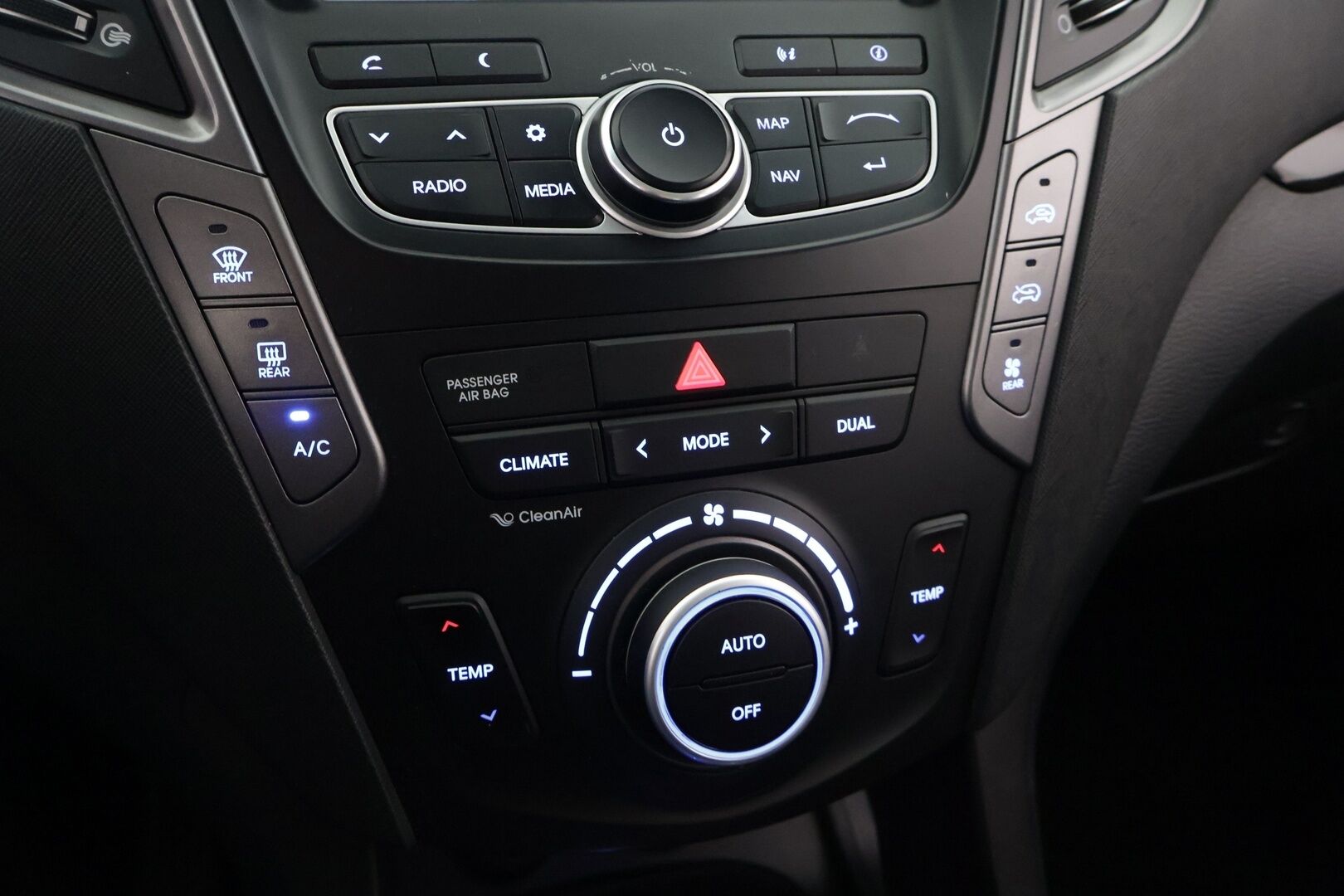 Hyundai Grand Santa Fe 2015 4WD 2,2 CRDi 145kW 6AT Premium 7-paikkainen - ** Vakkari / Muistipenkki / Nahat / Panorama / Koukku / 7-p **