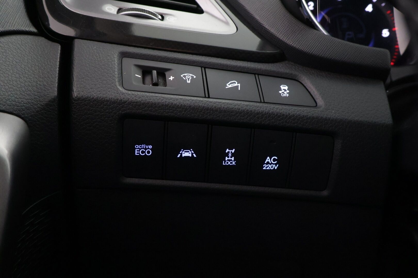 Hyundai Grand Santa Fe 2015 4WD 2,2 CRDi 145kW 6AT Premium 7-paikkainen - ** Vakkari / Muistipenkki / Nahat / Panorama / Koukku / 7-p **